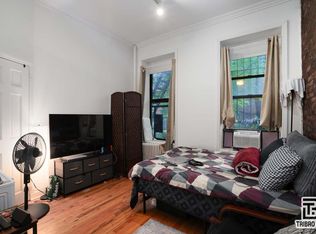 301 W 20th St #3D, New York, NY 10011