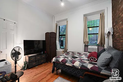 301 W 20th St #3D Photo 1
