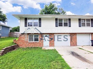 1005 NW Range St, Blue Springs, MO 64015