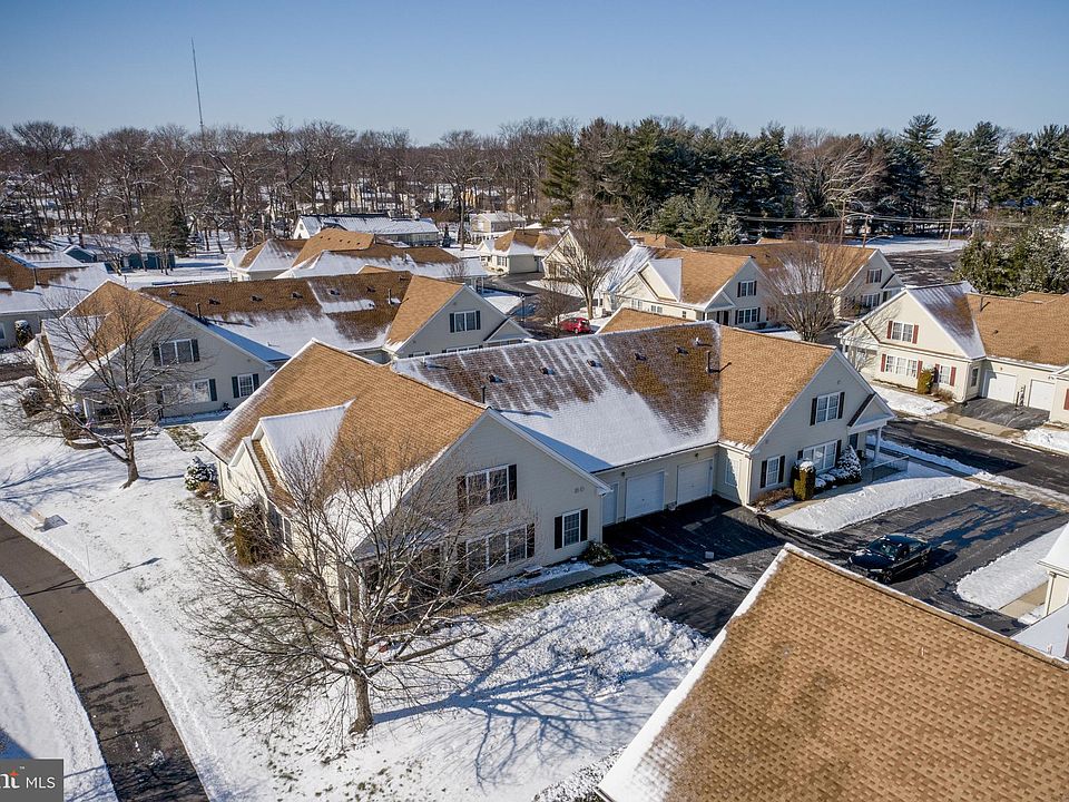 27 Avenrowe Ct, Fairless Hills, PA 19030 Zillow