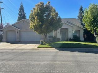 3197 Copper Creek Dr, Redding, CA 96002