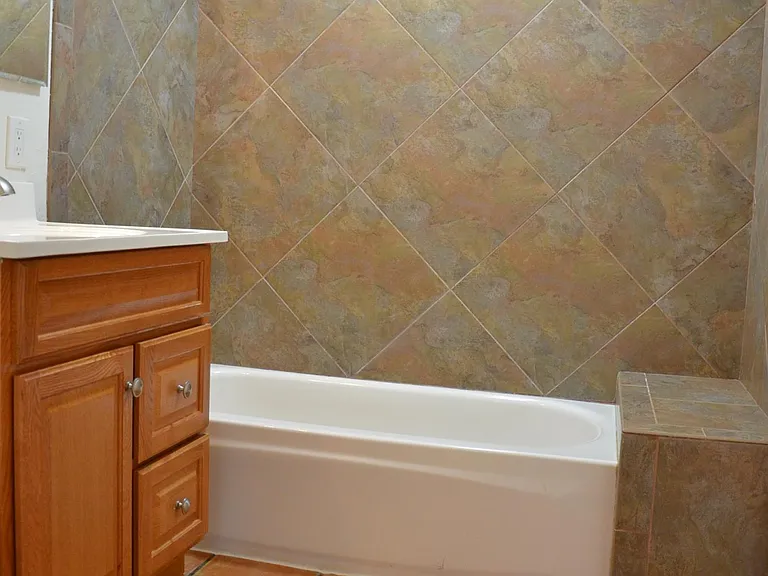 1025 E Indianola Ave — Photo 37