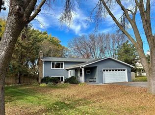 7346 Hames Way, Eden Prairie, MN 55346