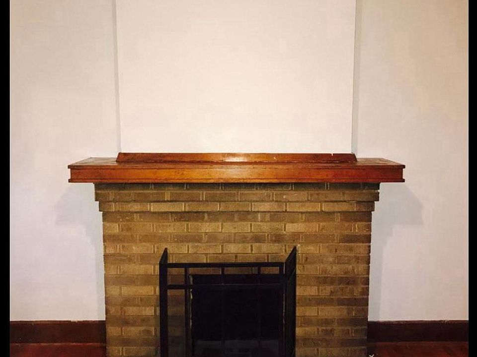 1st image of 524 E Tompkins St