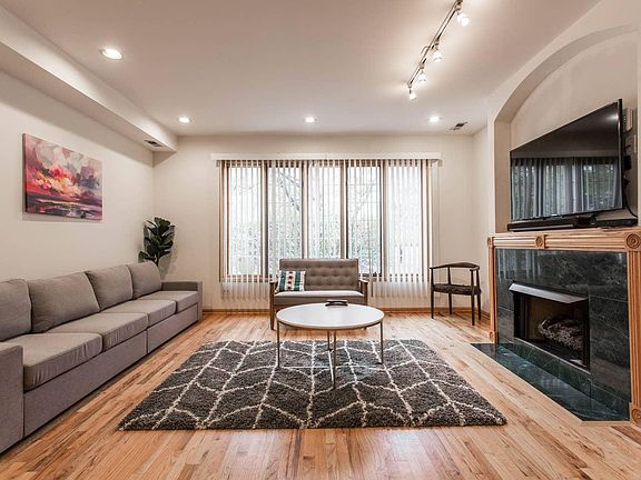 3rd image of 1439 N Cleaver St #1