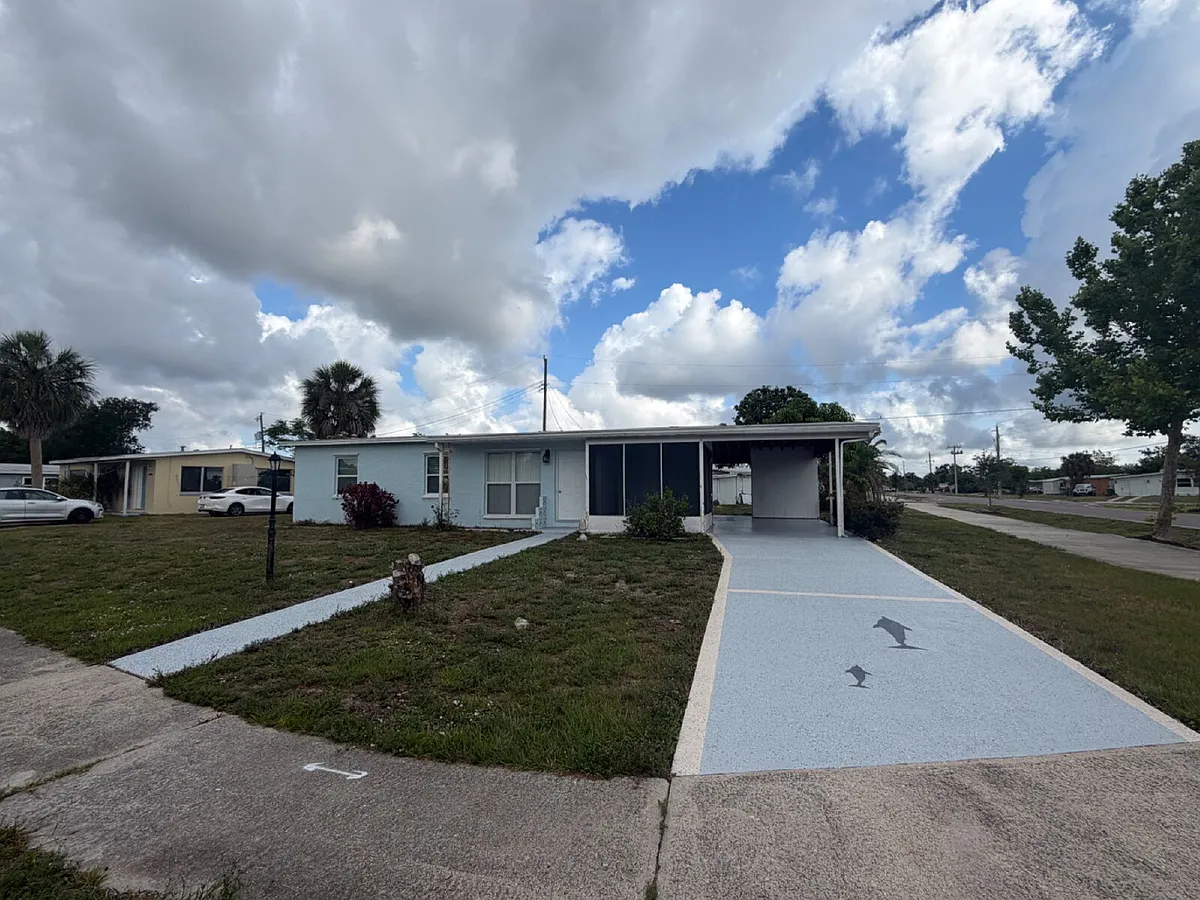 Building Photo - 21090 Bersell Ave