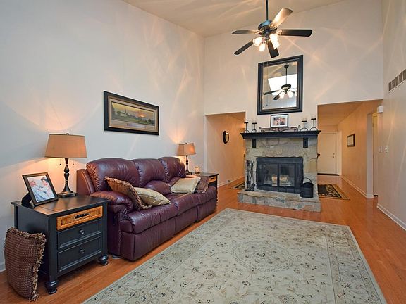 4th image of 13 Eland Ct