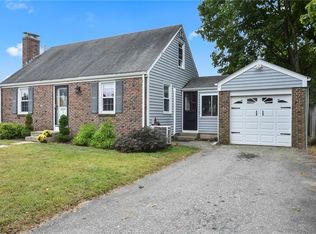 2 Edgehill Rd, Warwick, RI 02889