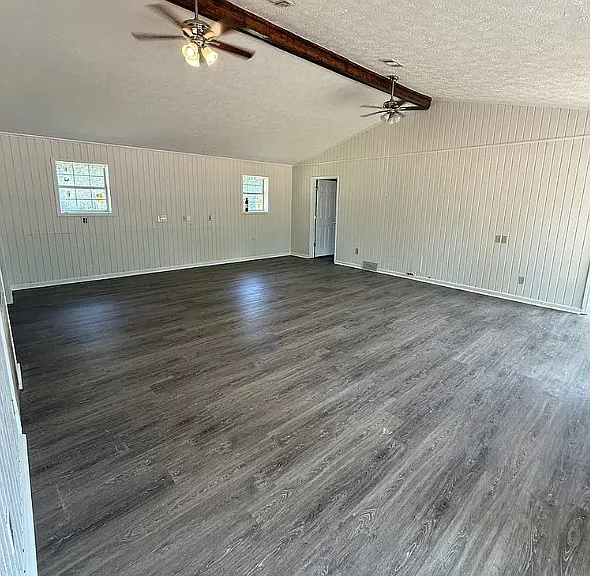 53 Park Ln — Photo 2