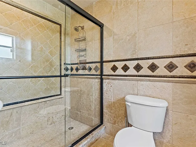 252 Bayshore Dr — Photo 12