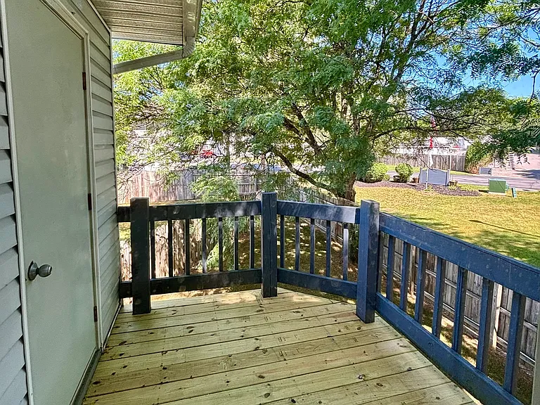 210 Urbandale Pkwy #210 — Photo 29