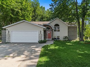 6806 Wiley Rd, Douglas, MI 49406