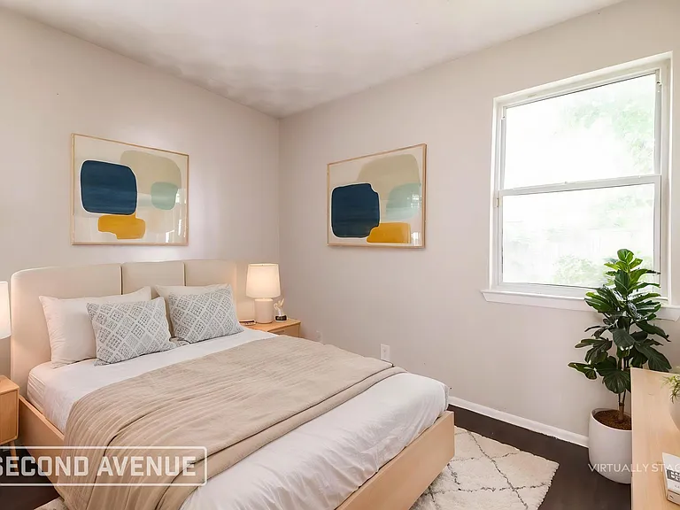 802 Memorial Dr — Photo 16