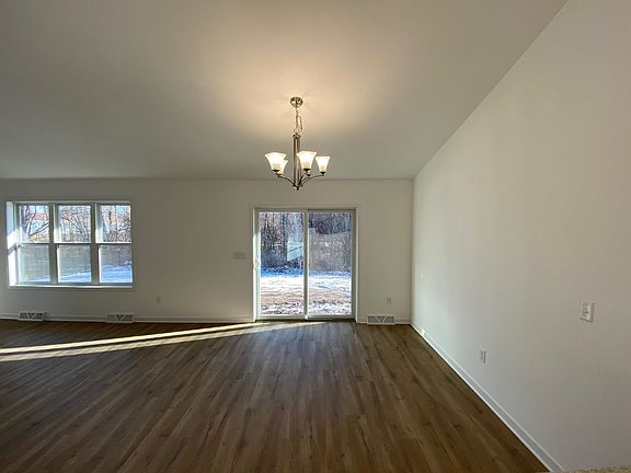 5th image of 1020 Plum Ct