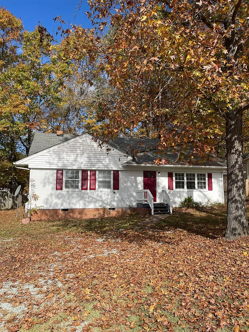 Charming 3BR, 1BA Home in Creedmoor! — Photo 1