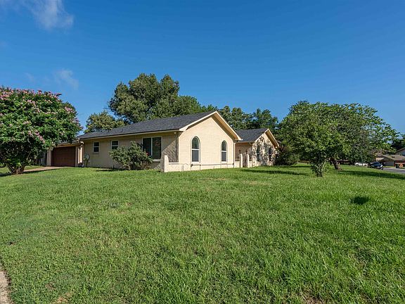 2nd image of 4715 Edinburgh Dr