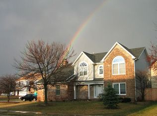 27W444 Chartwell Dr, Winfield, IL 60190