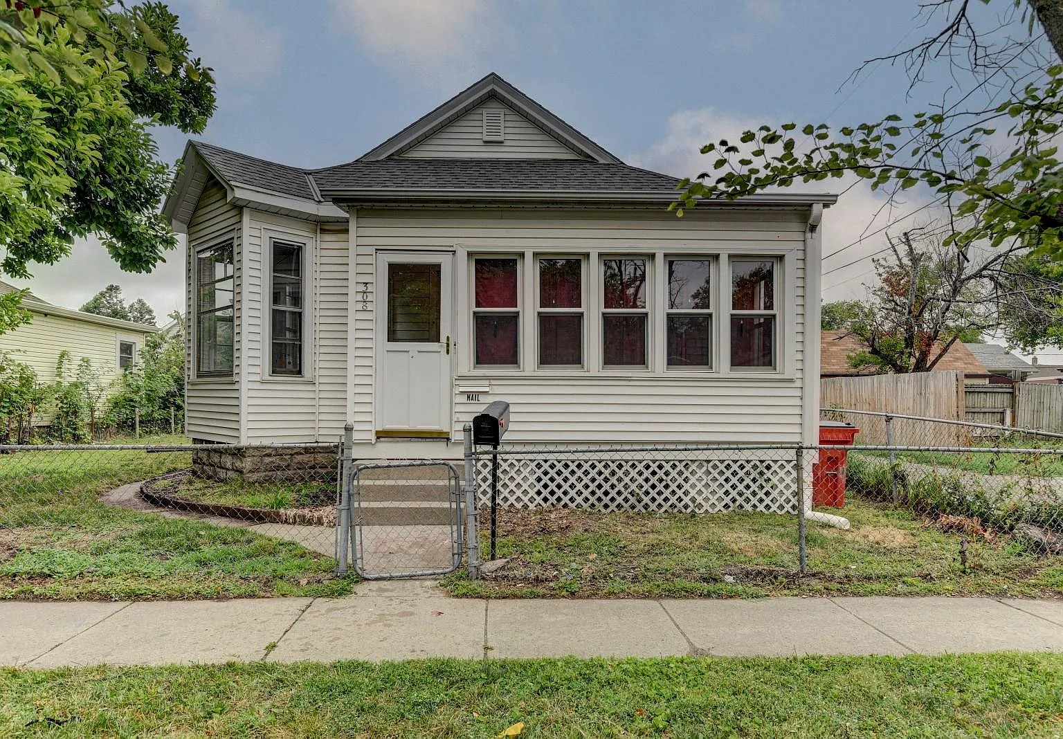 2 bed, 900 sqft, $1,350 — Photo 1