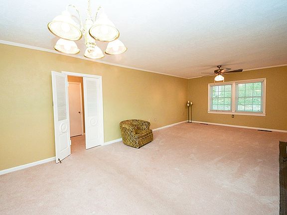 5th image of 3611 Woodland Dr NW