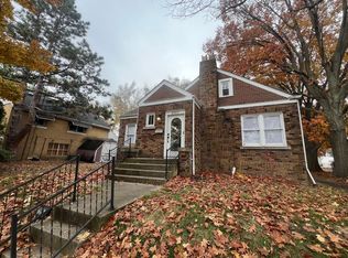 2557 S 6th St, Springfield, IL 62703