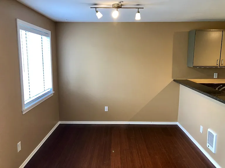 5000 Lake Washington Blvd NE #E105 — Photo 13