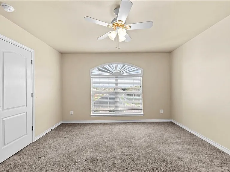 6438 Hardwick St — Photo 15