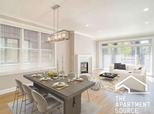 3341 N Kenmore Ave APT 3, Chicago, IL 60657