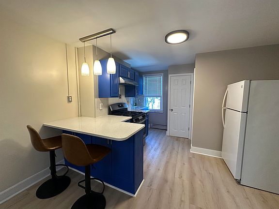 4th image of 320 Summit Ave APT 5