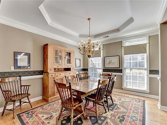 4th image of 355 Laurel Oak Dr