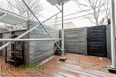 Rented by Safdie Realty Group