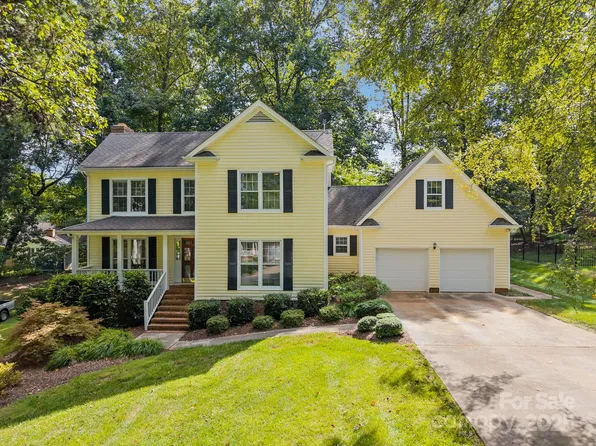6824 Silverwood Ln, Charlotte, NC 28215