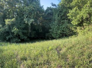 2 Amonett Cir, Byrdstown, TN 38549