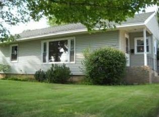 2612 17th Ave, Menominee, MI 49858