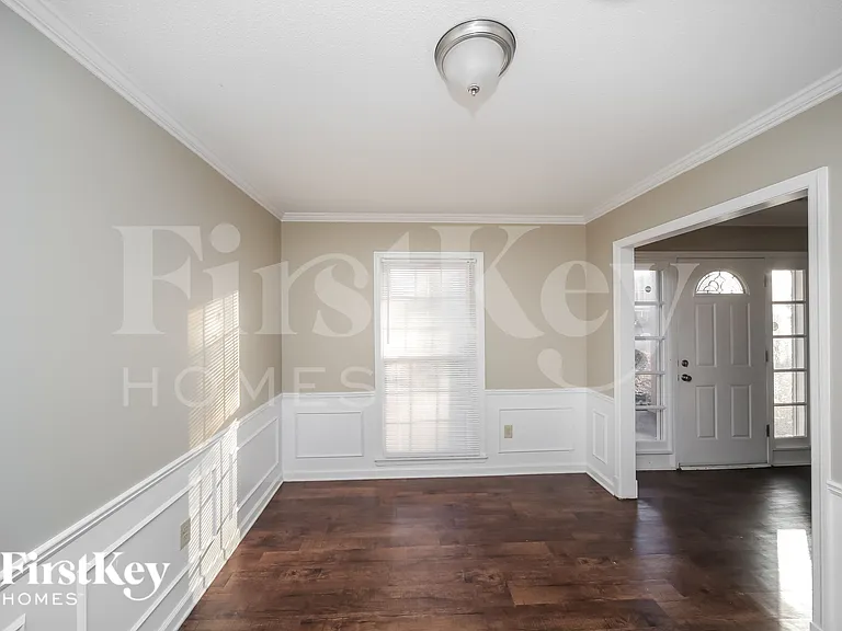 6000 Macleod Dr — Photo 3