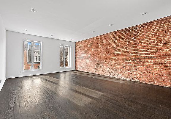 3rd image of 251 E 110th St #3