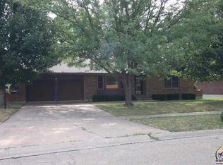 3906 SW Colly Creek Dr, Topeka, KS 66610