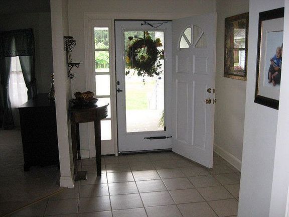 3rd image of 804 Belmont St