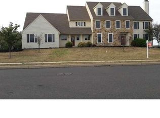 609 Fairway Dr, Telford, PA 18969