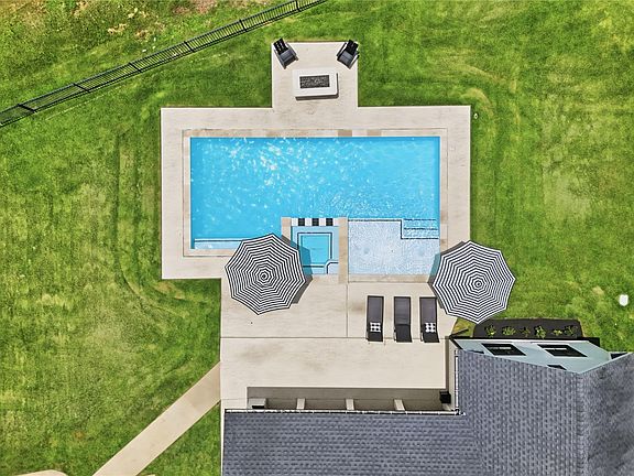 3rd image of 6533 Auburn Lakes Dr