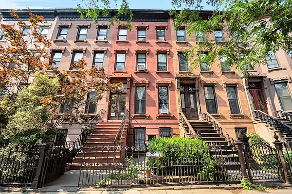 Rented by Compass | media 13