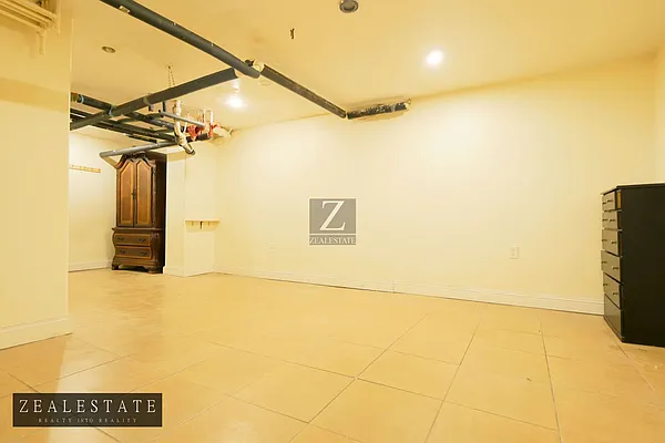 Rented by ZealEstate Group Inc | media 14