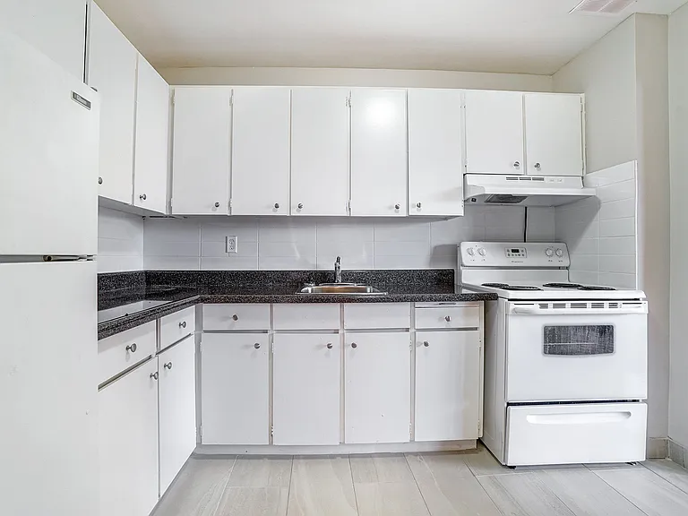 1155 Midland Ave — Photo 19