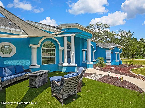 2nd image of 4016 Jacaranda Cir