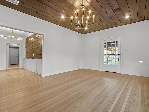 5th image of 603 W Brooklyn Ave