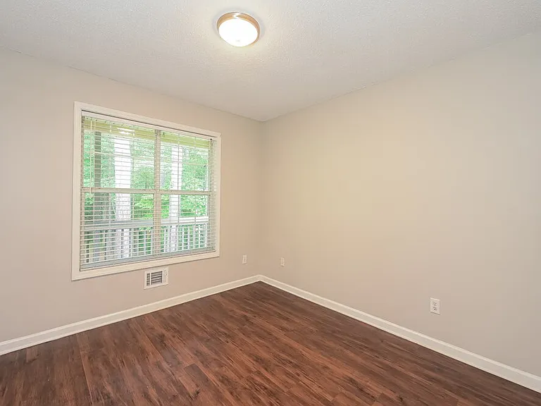 128 Alexander Dr — Photo 14