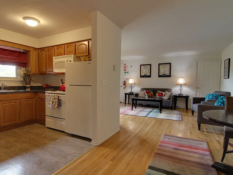Kimberwyck Village Apartments — Photo 20