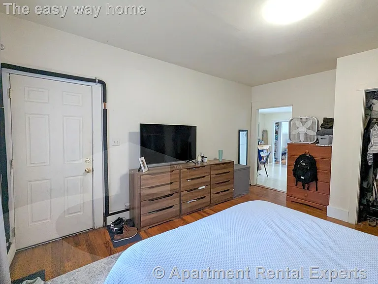 15 Howe St #5 — Photo 12