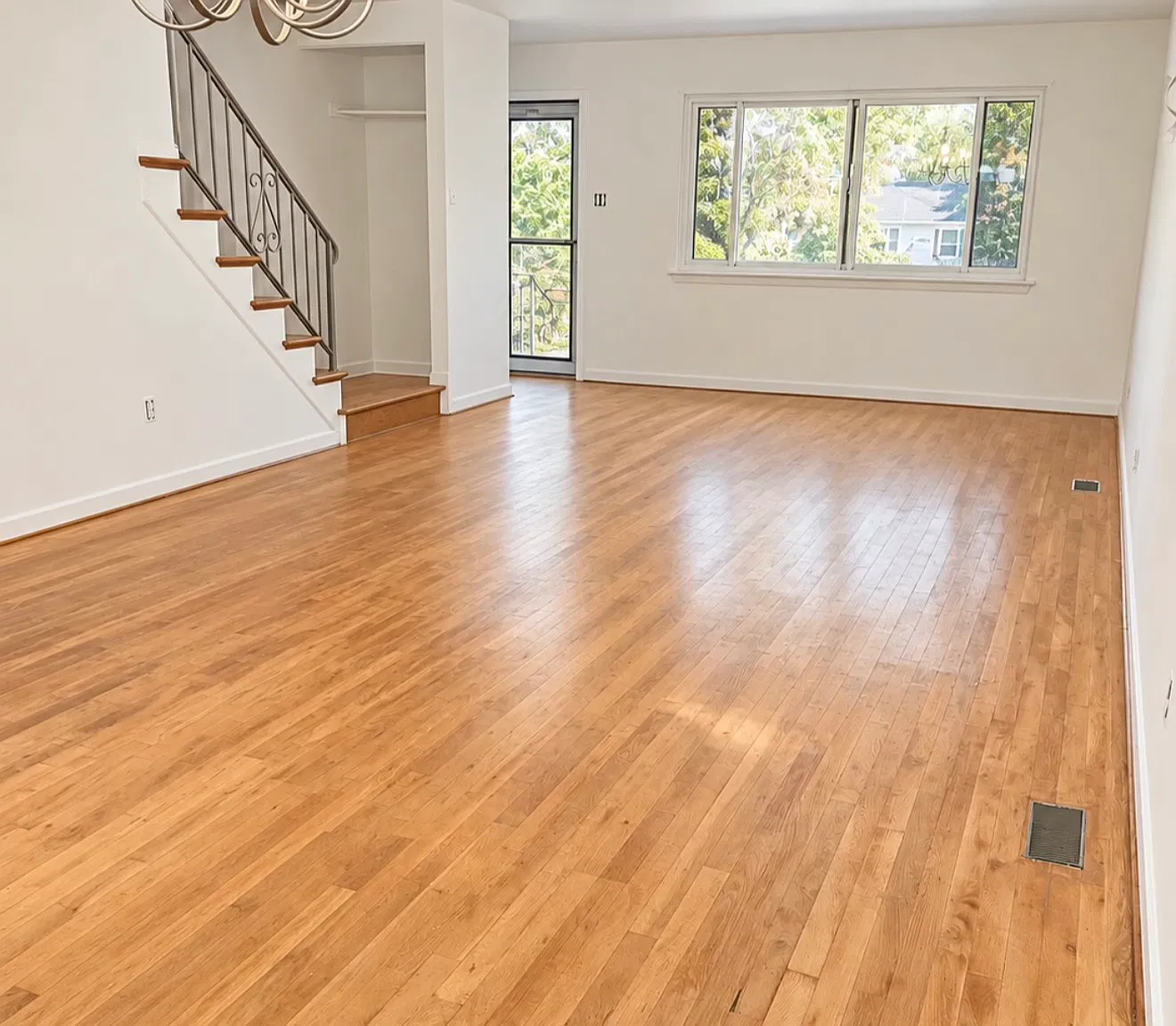 3 bed, 1.5 bath, 1224 sqft, $1,895 — Photo 2