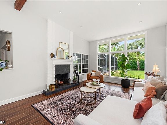 5th image of 991 Aqua Ln