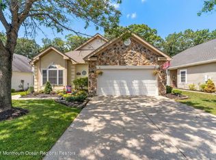 62 Merion Ln, Jackson, NJ 08527